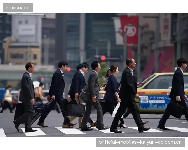 日本的奋进之路刚刚开始，三笘薰成国民英雄